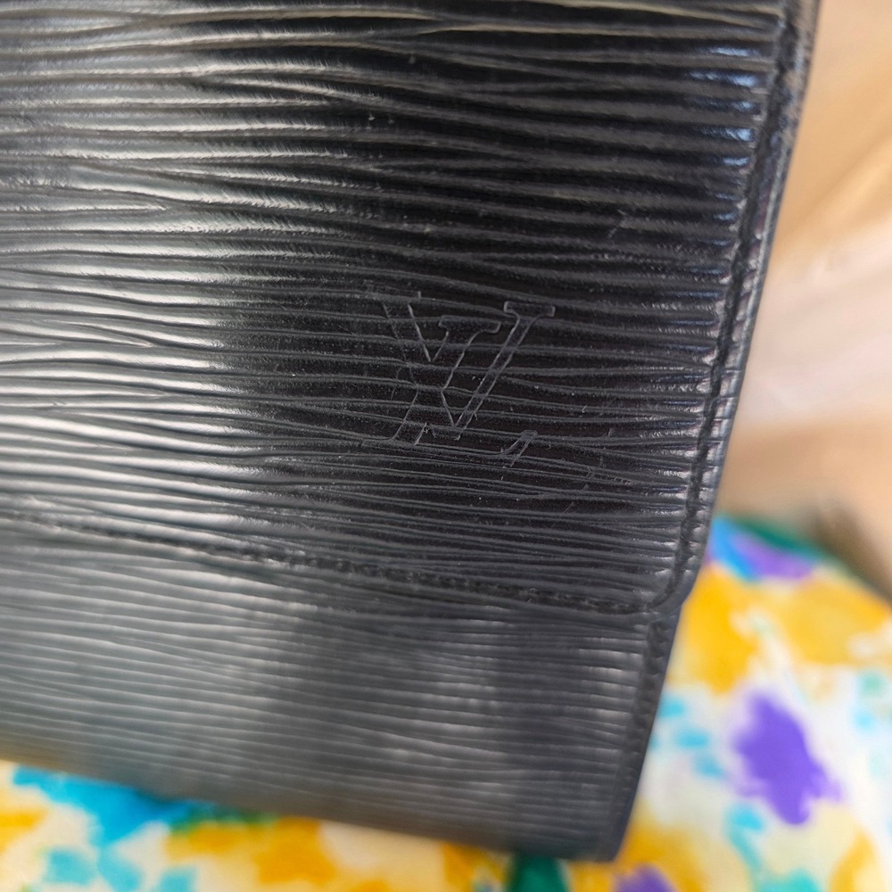 Louis Vuitton Black Epi Sarah Wallet Vintage Clutch Legit App COA - Picture 4 of 16